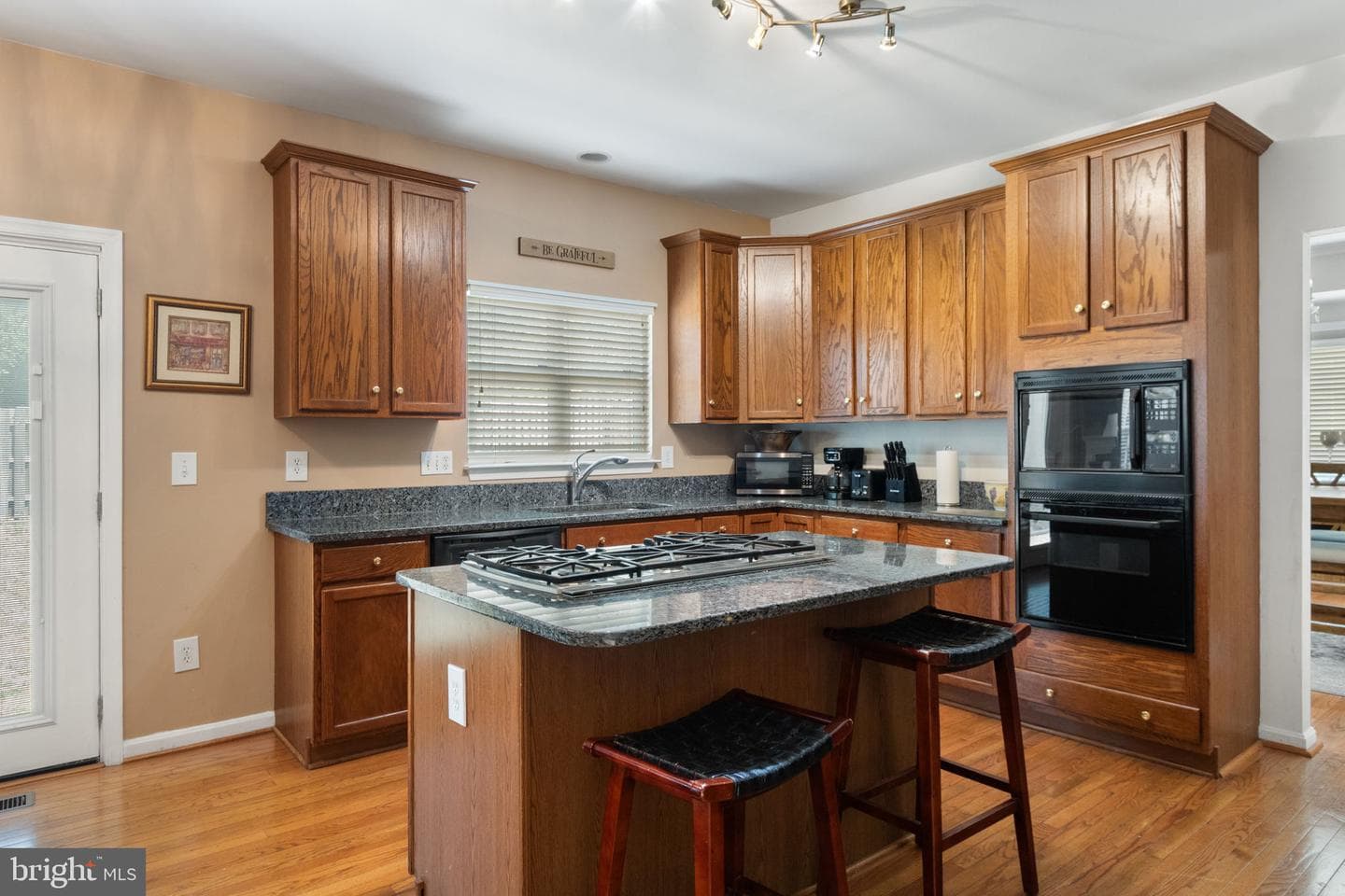 6 Newbury Drive photo 8