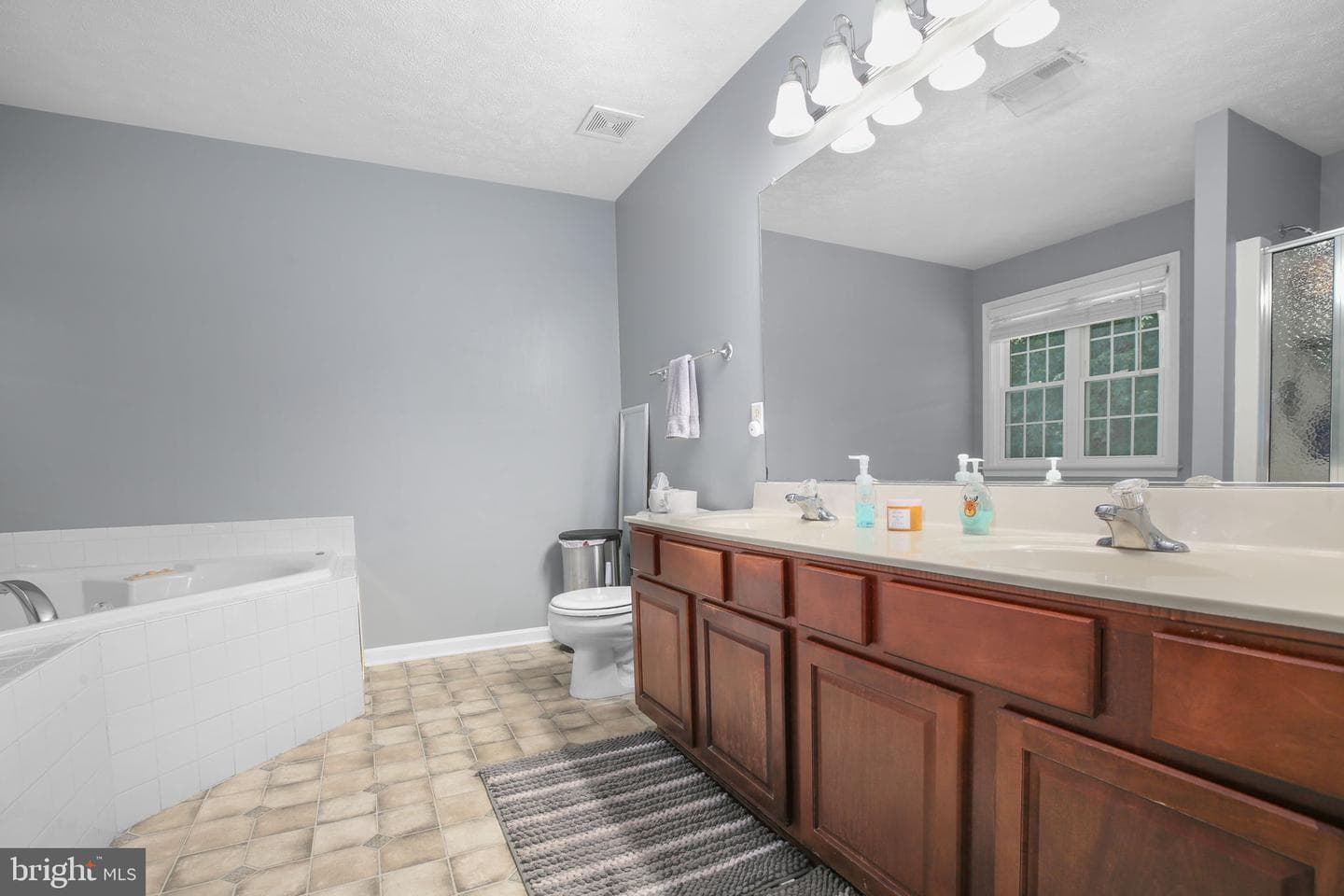 4 Oleander Drive photo 33