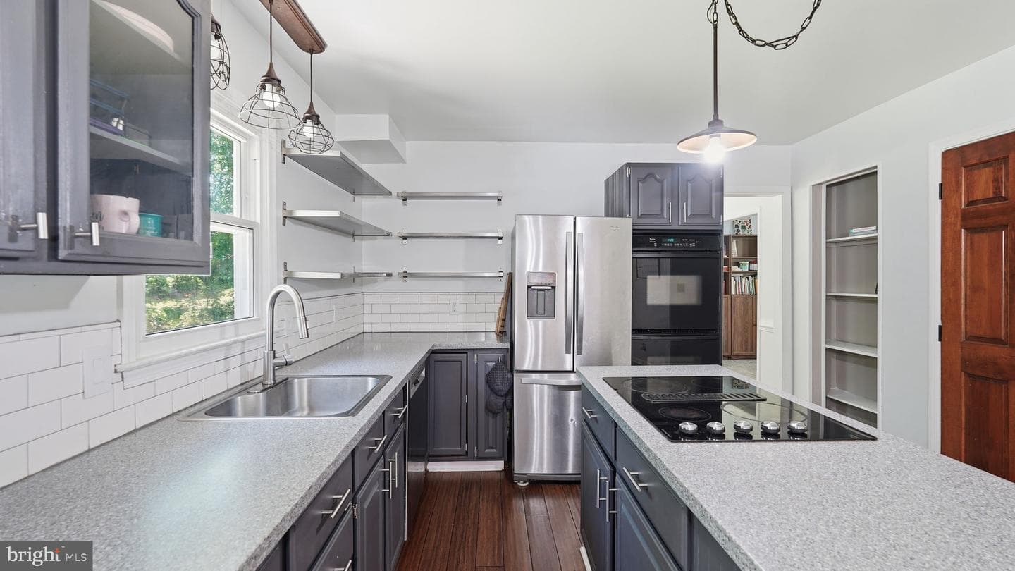 21 Kelly Way photo 5