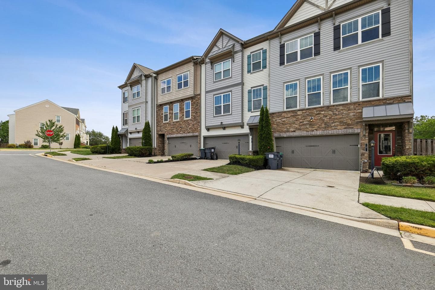 5 Coulter Lane photo 2