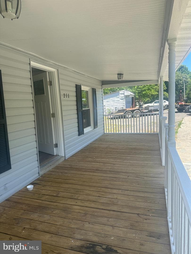 211 Sandy Ridge Road photo 8