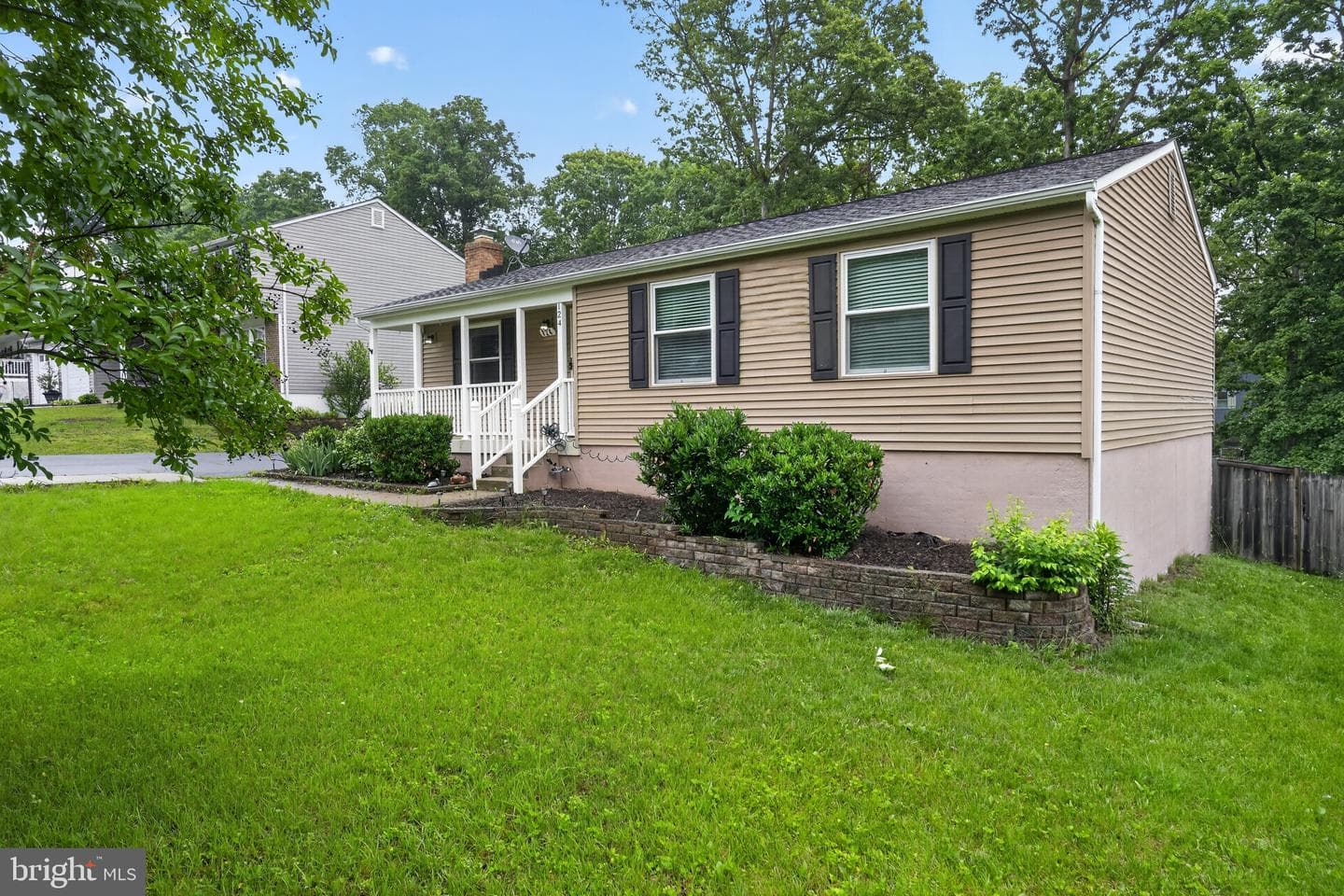 124 Candlestick Drive photo 2
