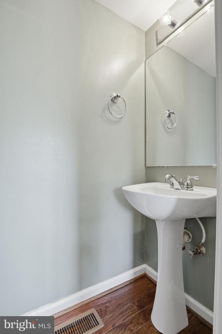 309 Barrows Court photo 15