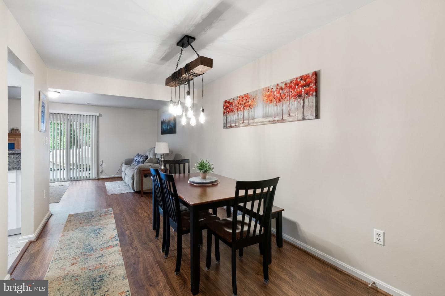 131 Matthew Court photo 6