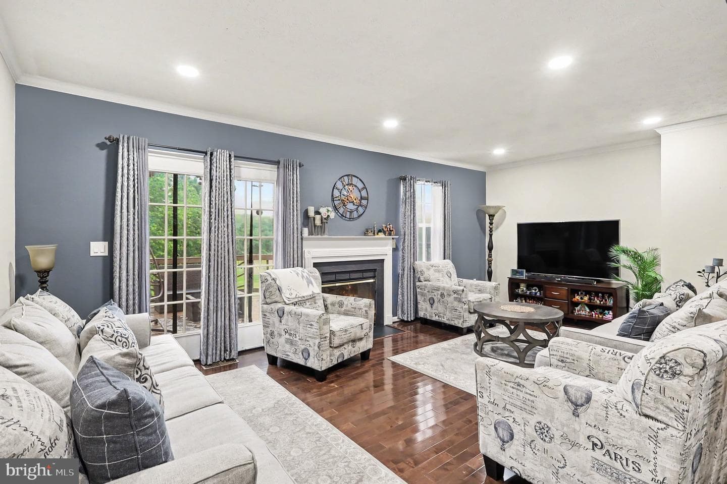 111 W Park Drive photo 6
