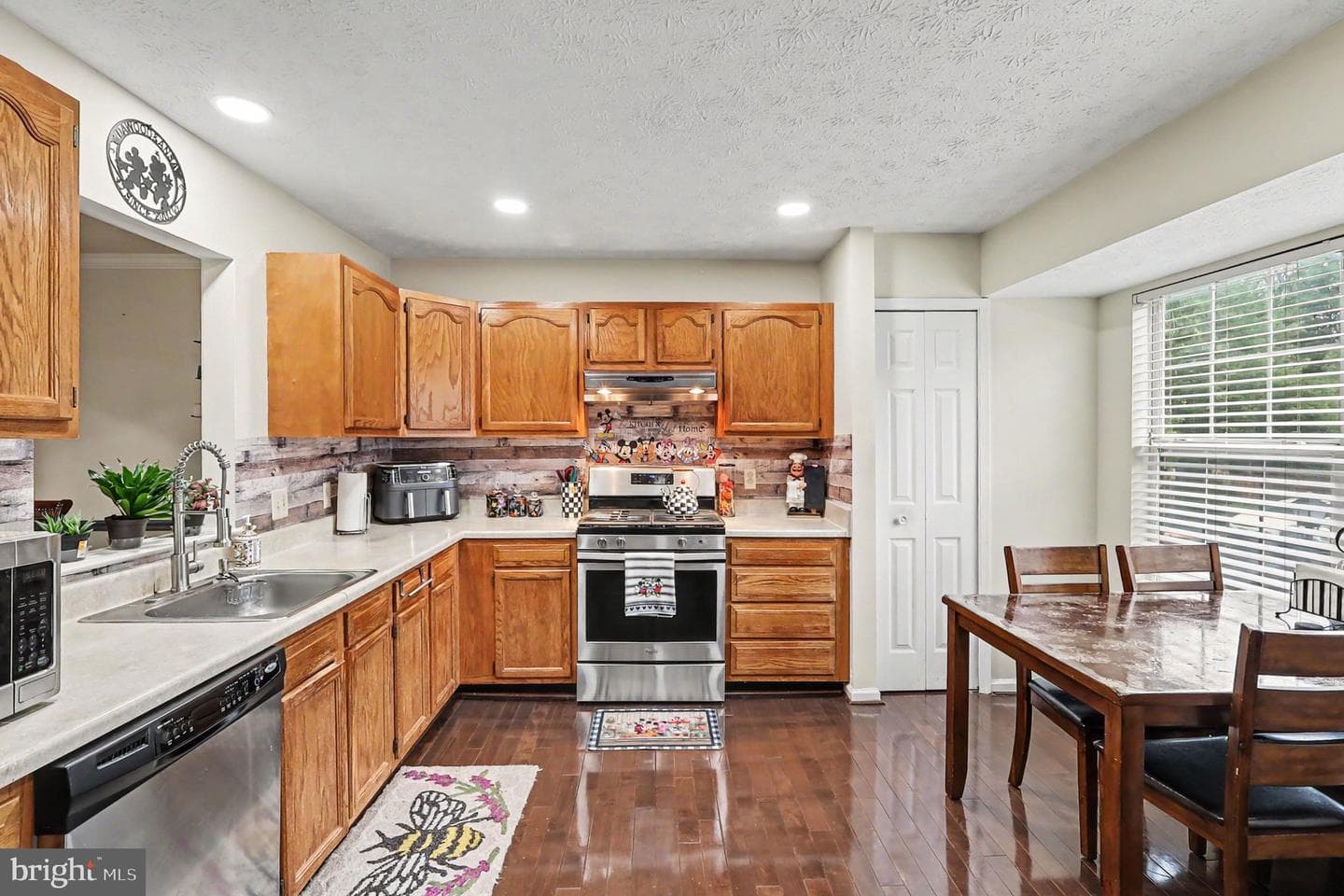 111 W Park Drive photo 9