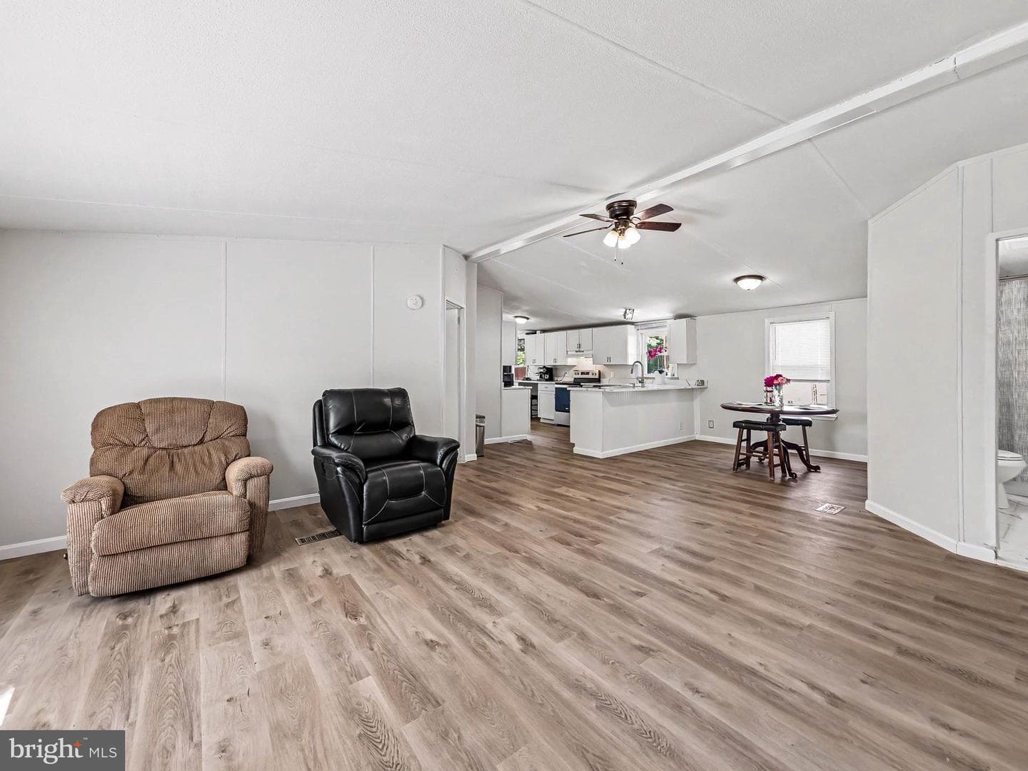 28 Castle Ct photo 4
