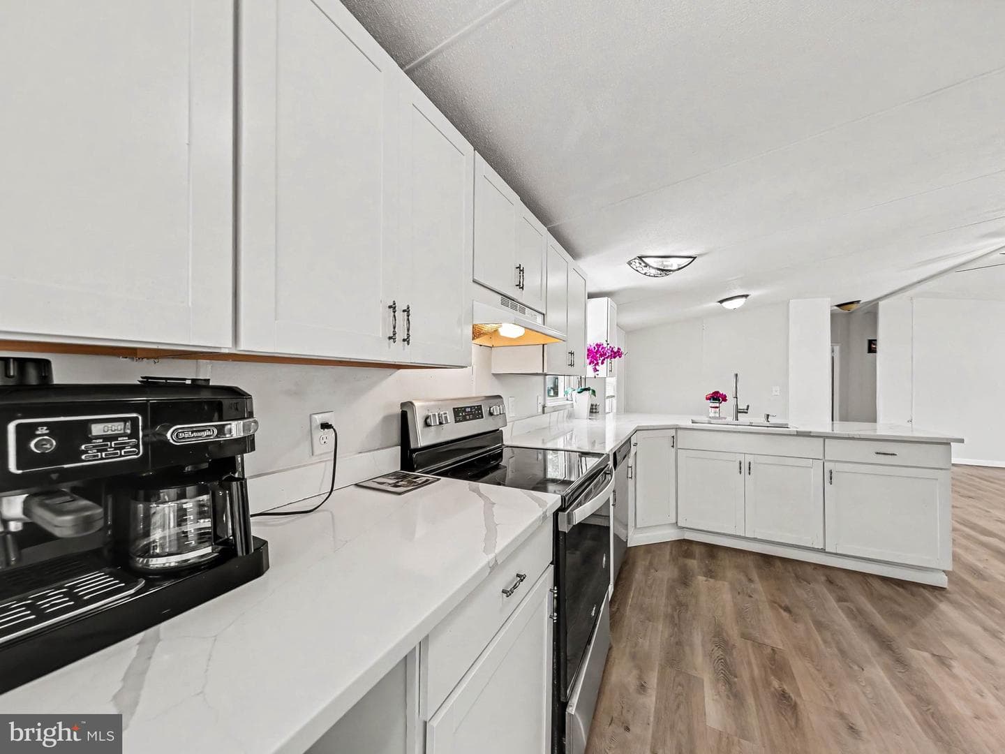 28 Castle Ct photo 8