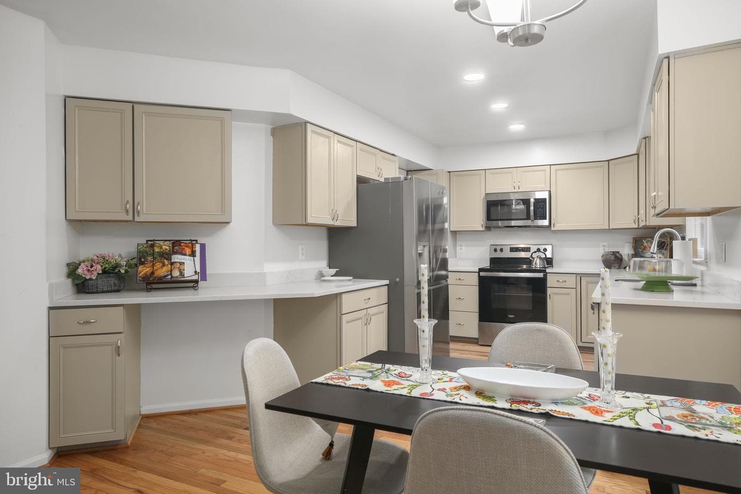 302 Commodore Cove photo 18