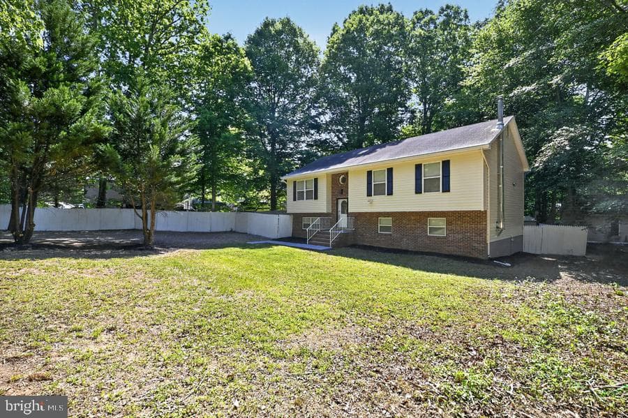 9 West Briar Drive photo 4