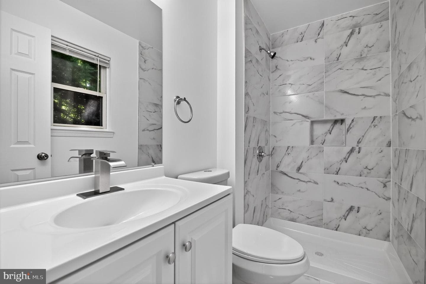 9 West Briar Drive photo 8