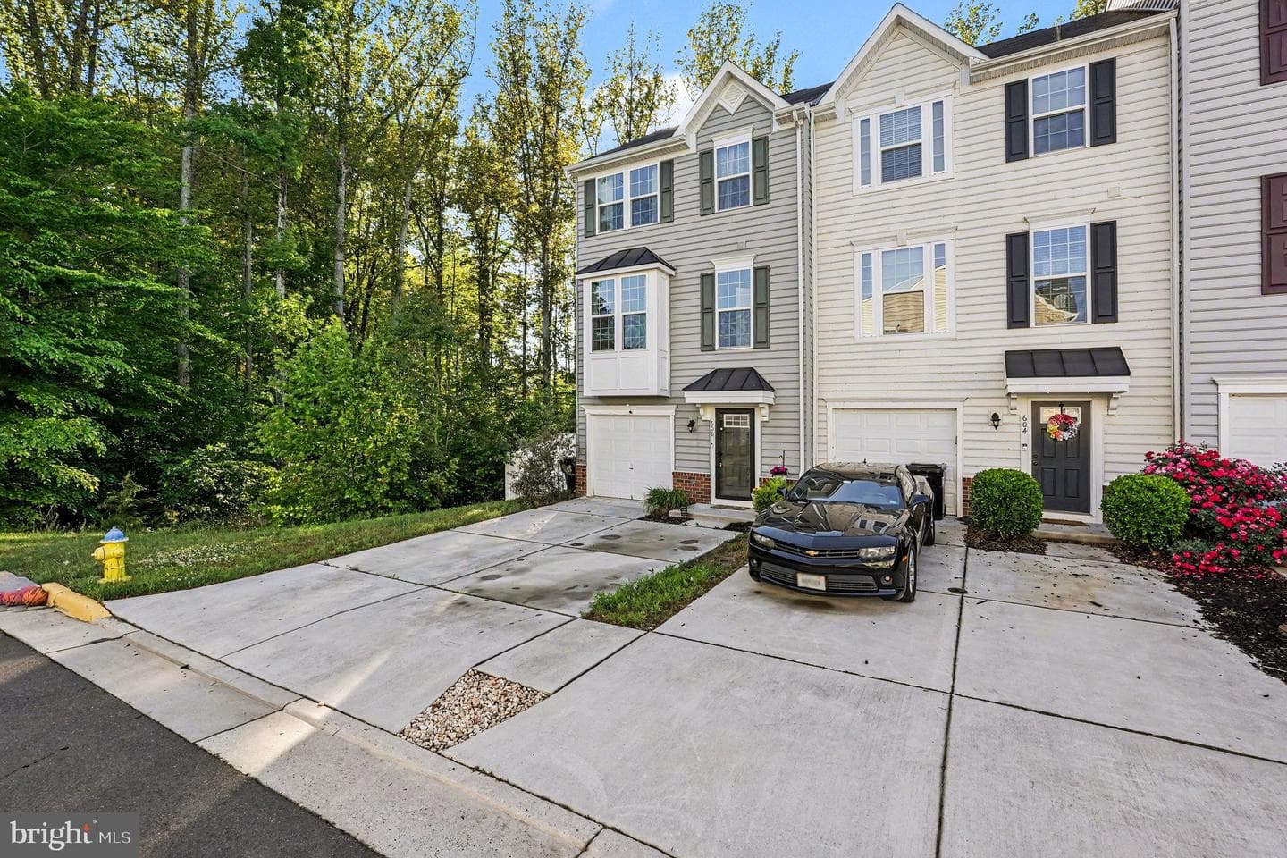 606 Landing Drive photo 2