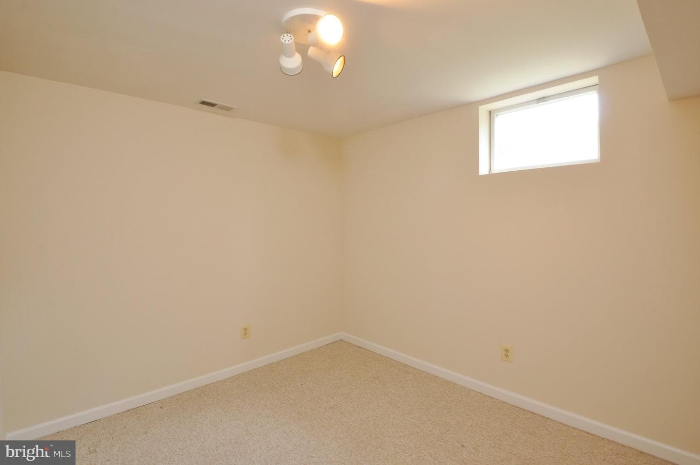 17 Sydney Lane photo 29