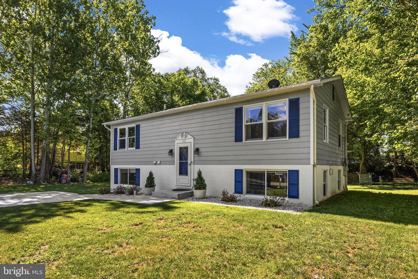 303 Via De Rosa Dr photo 4