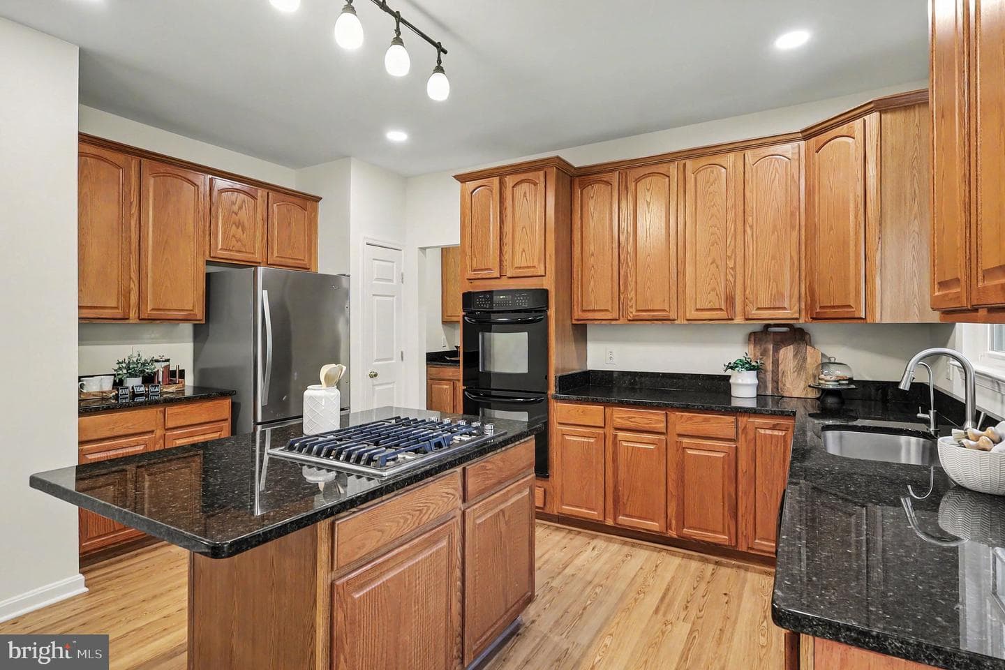 48 Newbury Drive photo 11