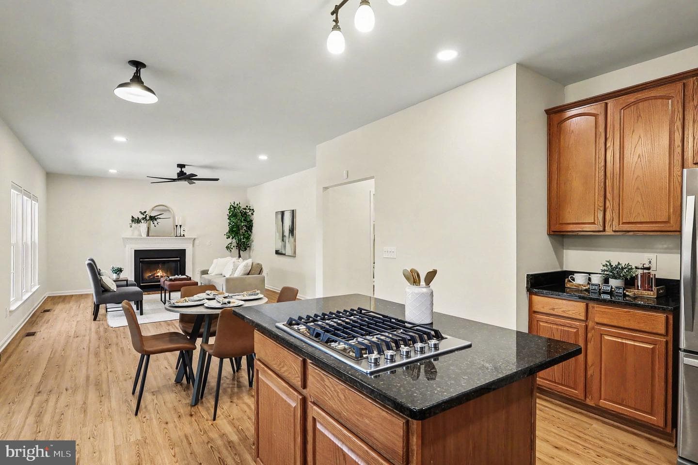 48 Newbury Drive photo 12