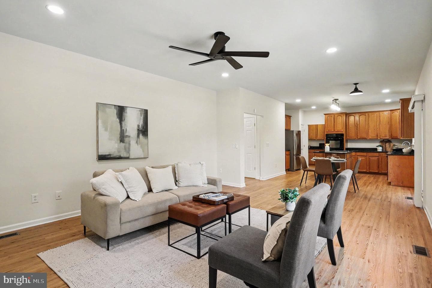 48 Newbury Drive photo 13