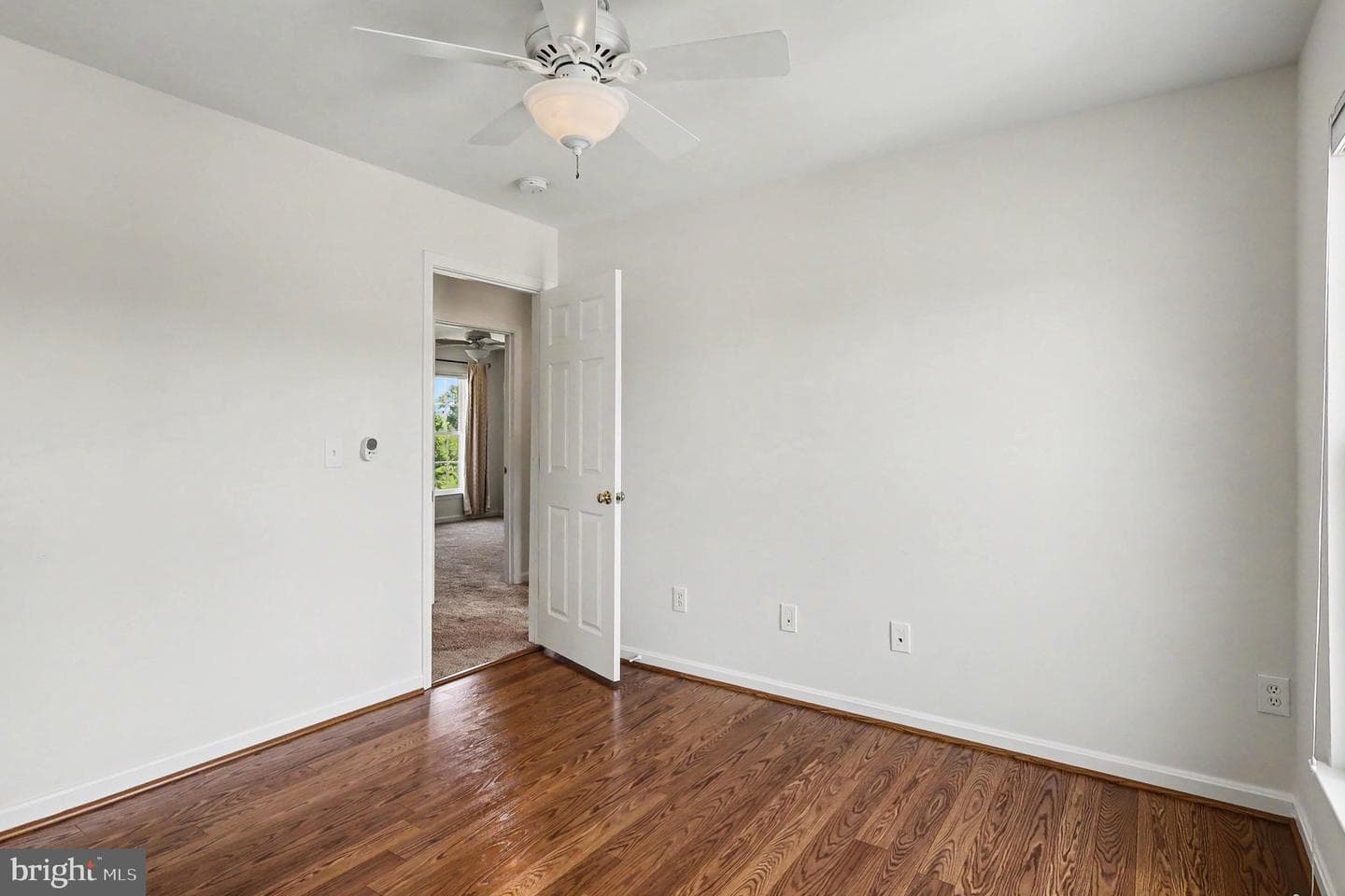 48 Newbury Drive photo 25