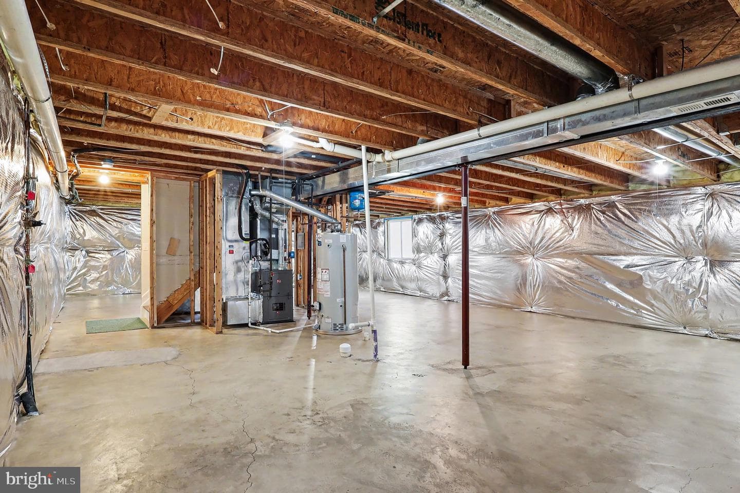 48 Newbury Drive photo 36