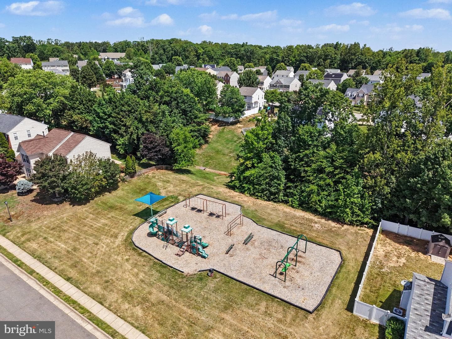 48 Newbury Drive photo 41