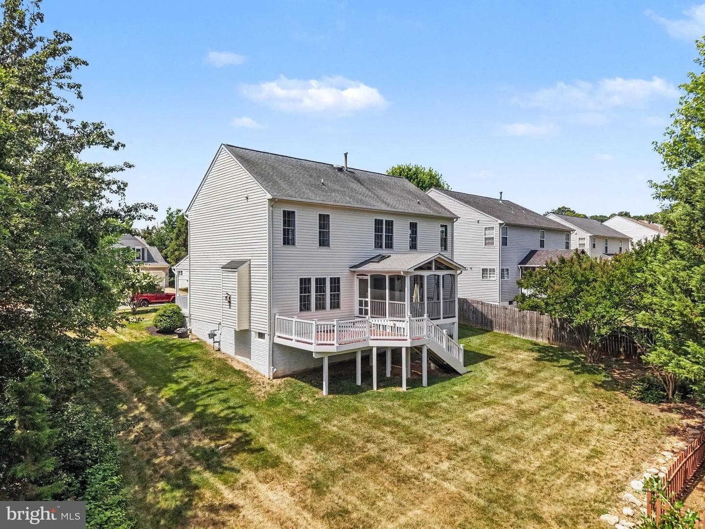 48 Newbury Drive photo 45