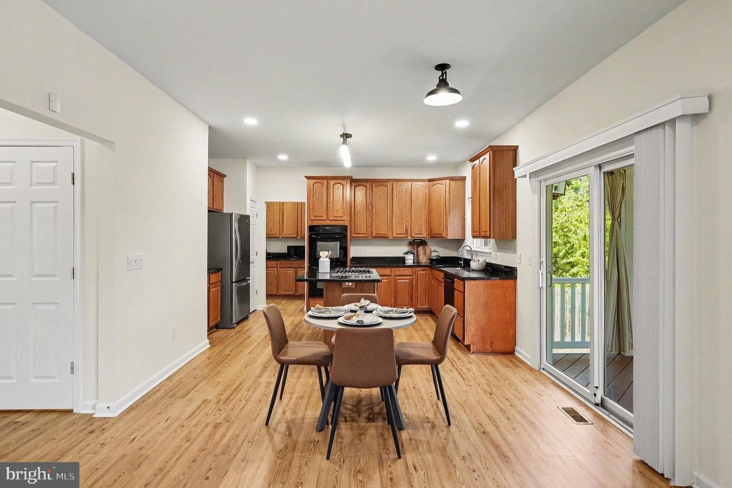 48 Newbury Drive photo 9