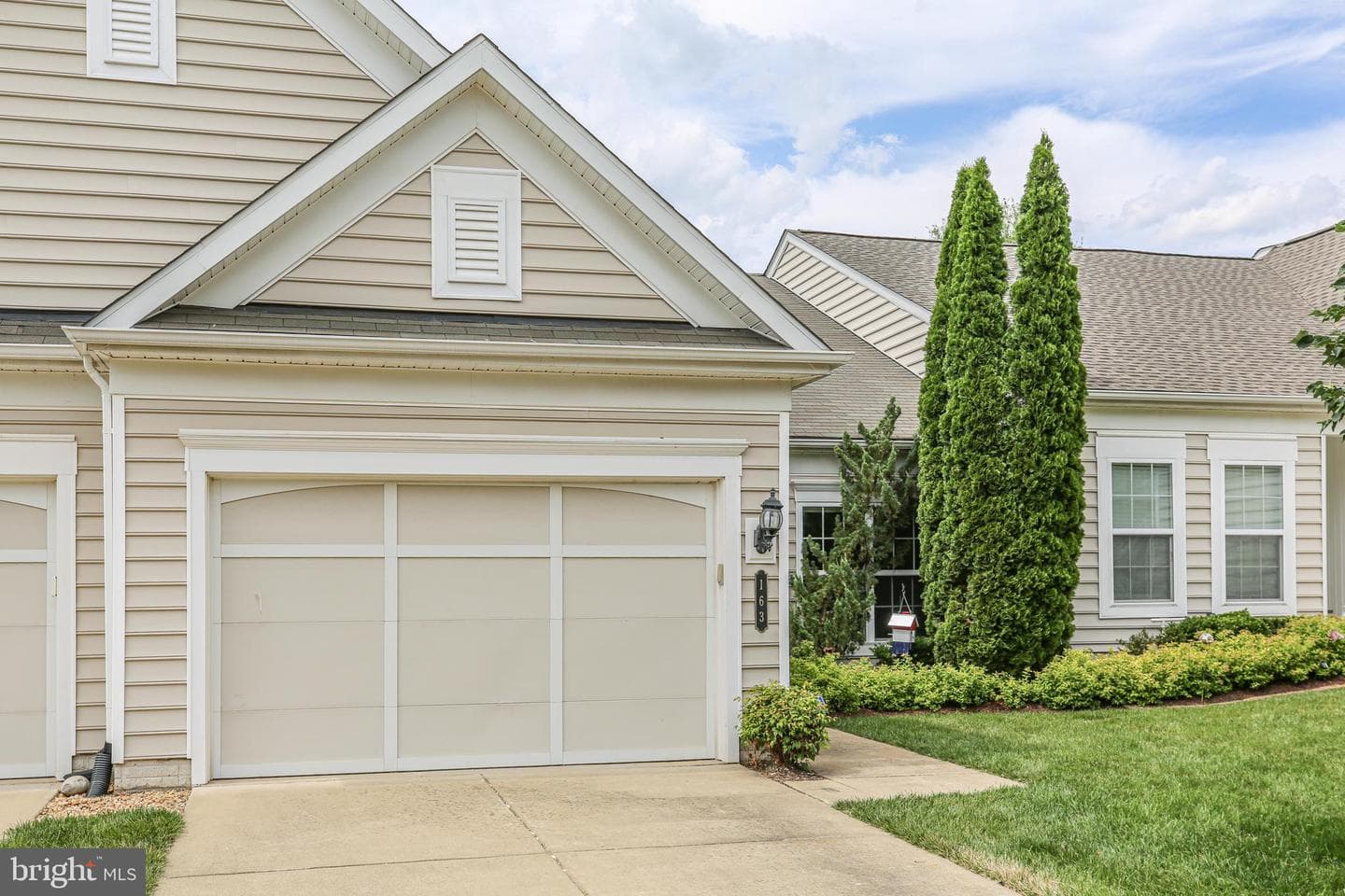 163 Castle Hill Dr photo 2