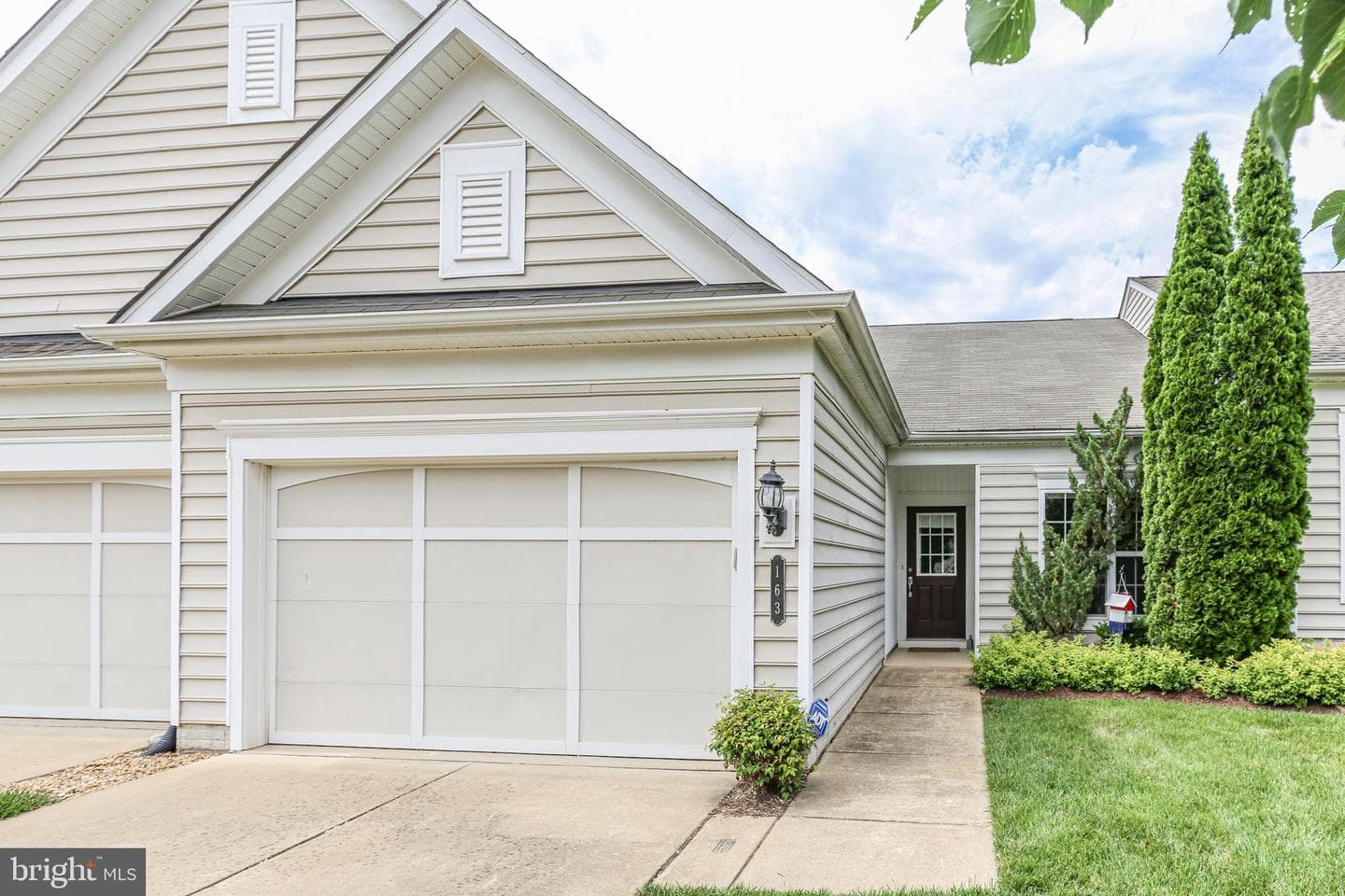 163 Castle Hill Dr photo 3