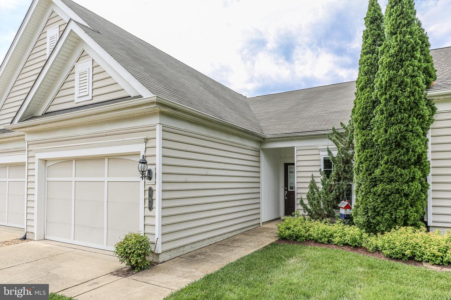 163 Castle Hill Dr photo 4
