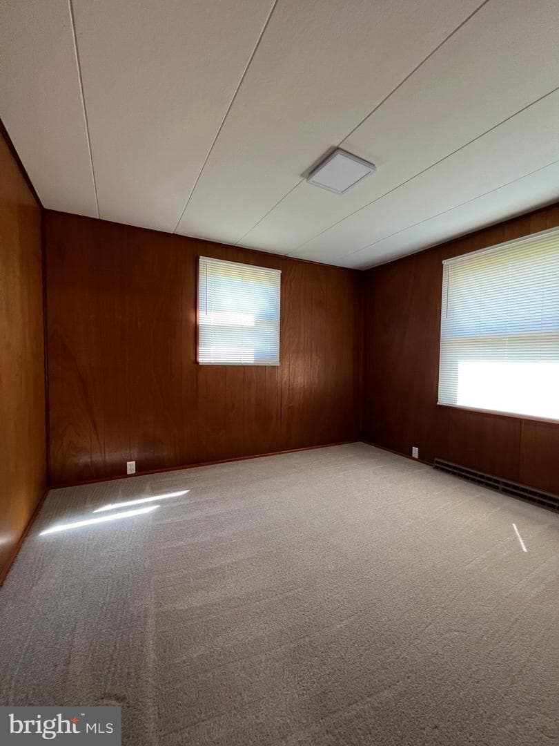 100 Leeland Road photo 10