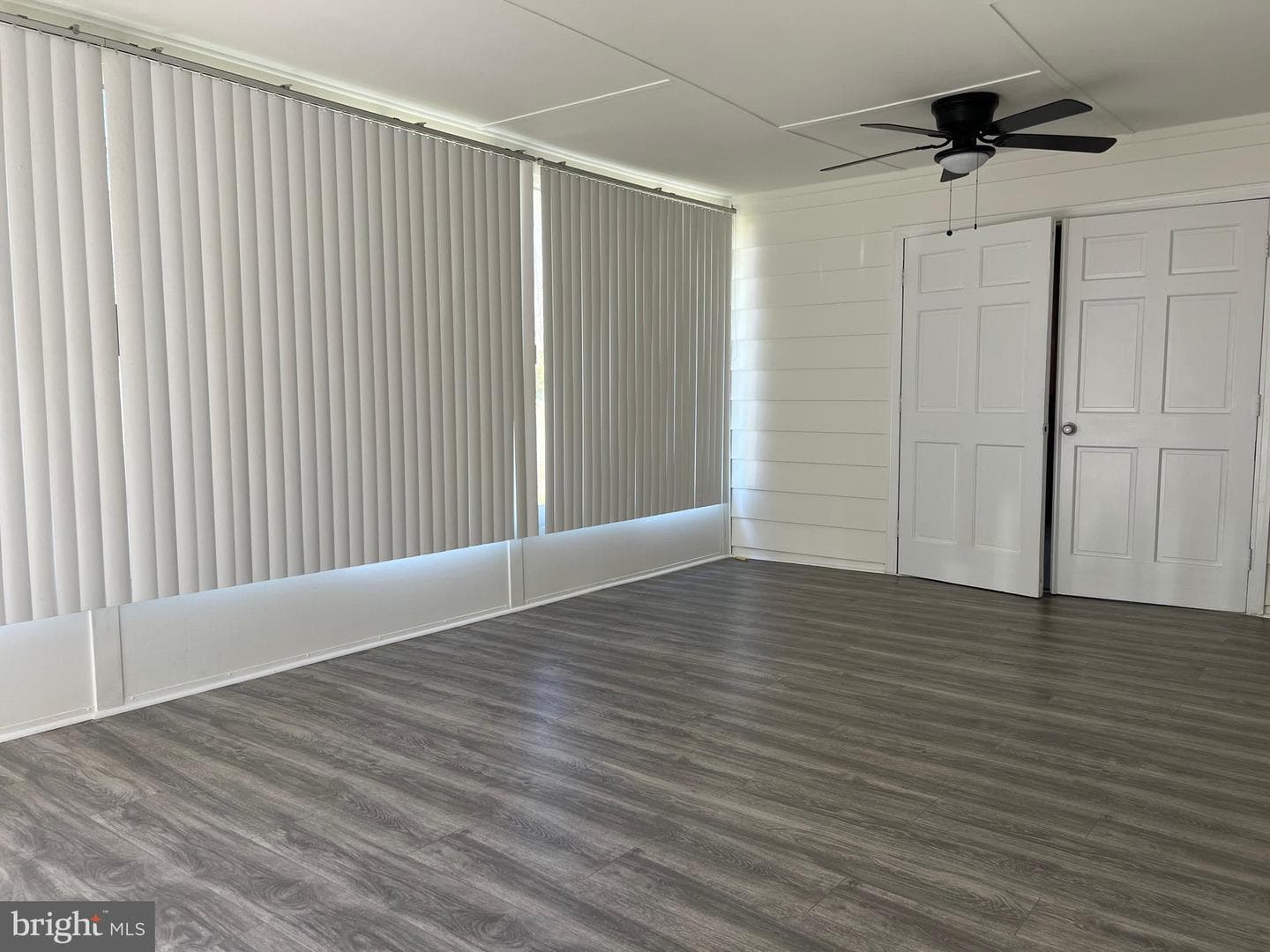 100 Leeland Road photo 18