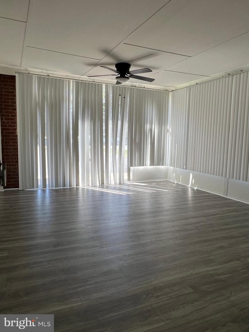 100 Leeland Road photo 20