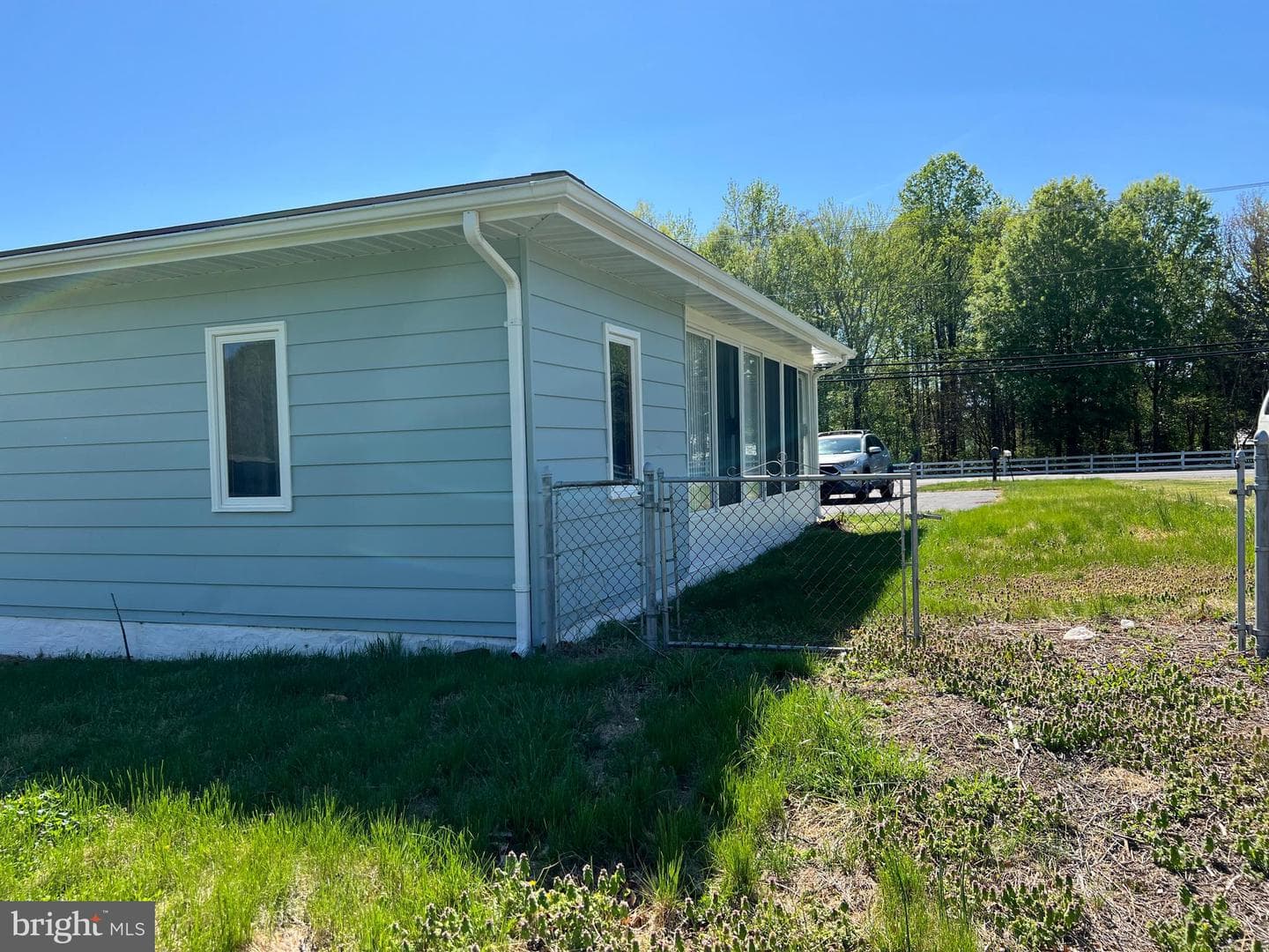 100 Leeland Road photo 23