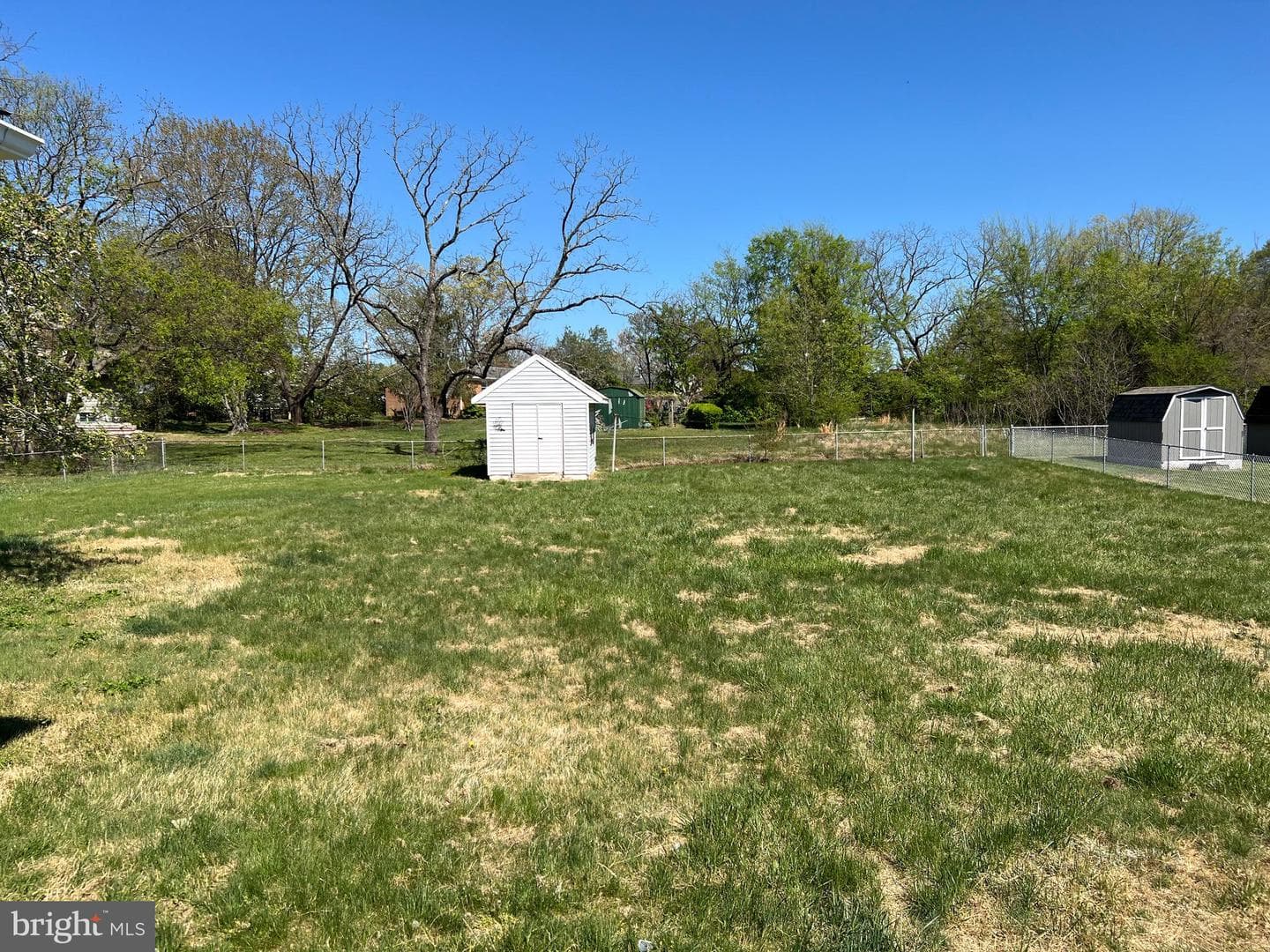 100 Leeland Road photo 27