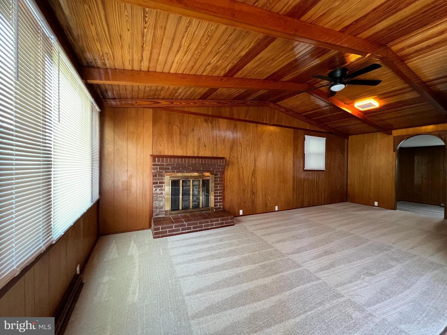 100 Leeland Road photo 6