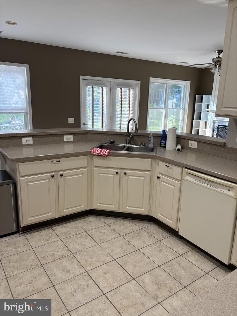 4 Carson Drive photo 10