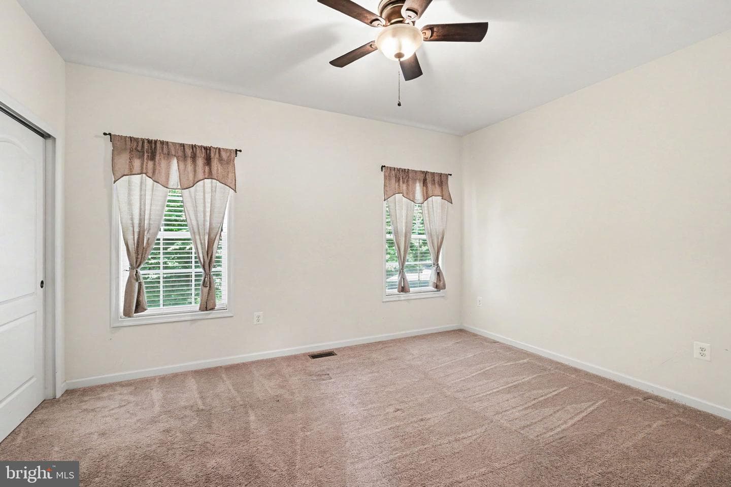 60 Crowncrest Road photo 29