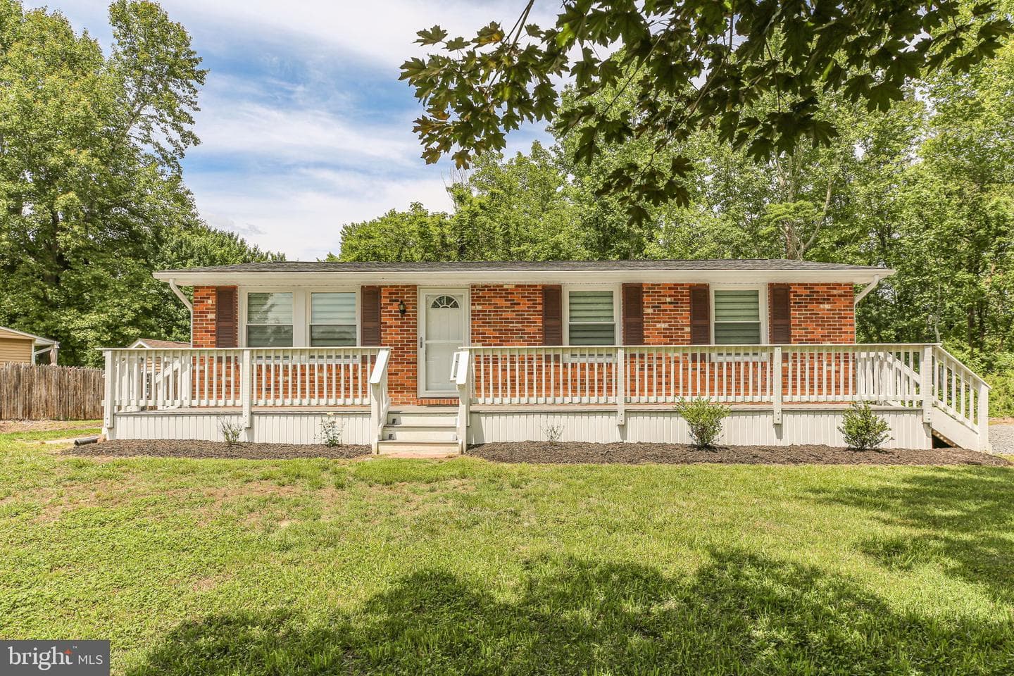 407 Smith St photo 1