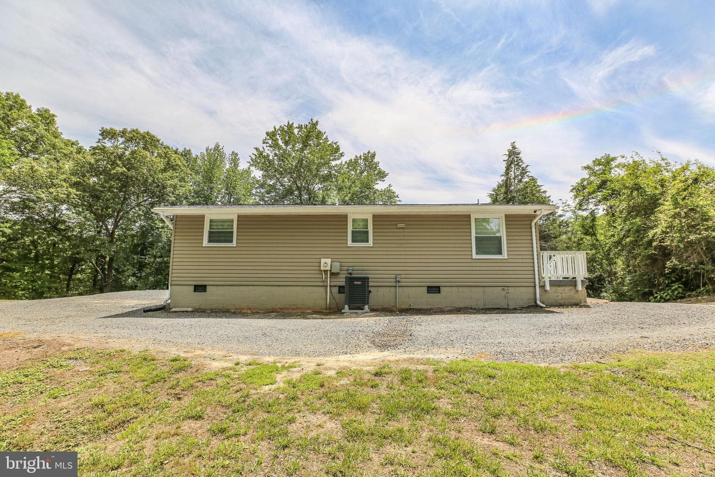 407 Smith St photo 20