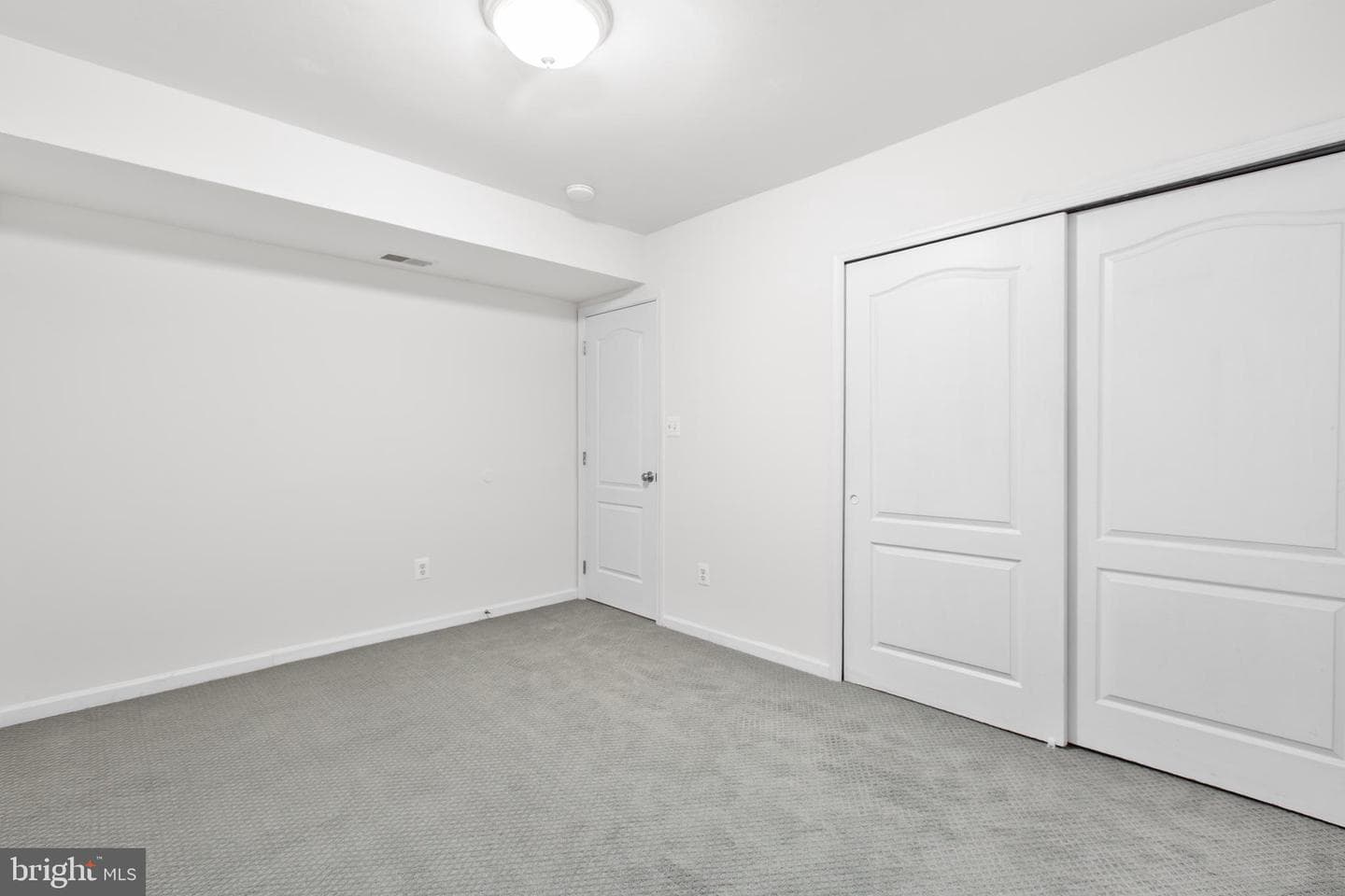 53 Bloomington Lane photo 20