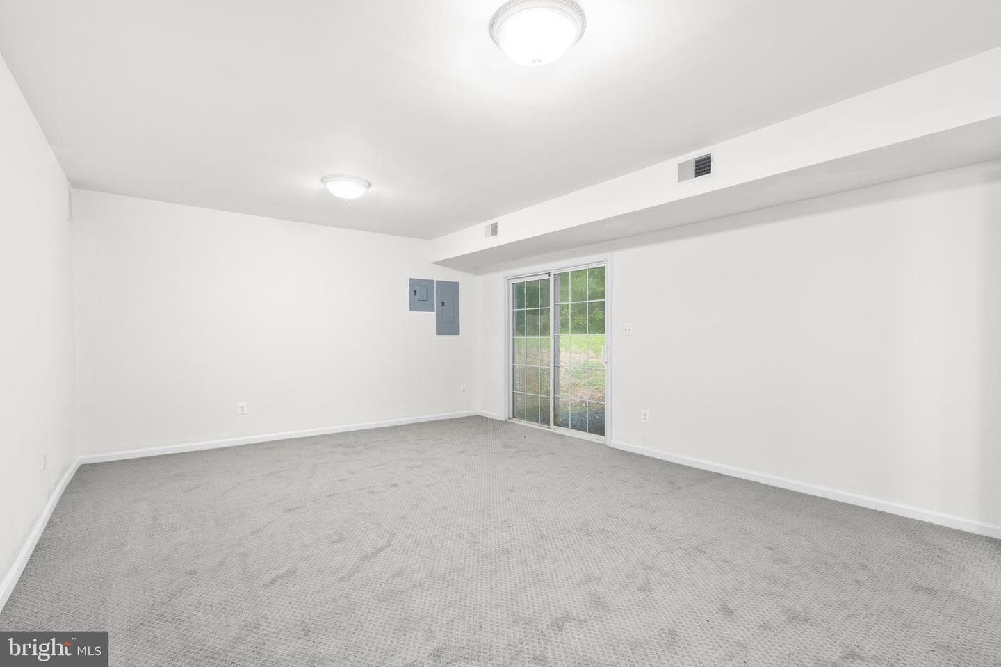 53 Bloomington Lane photo 24