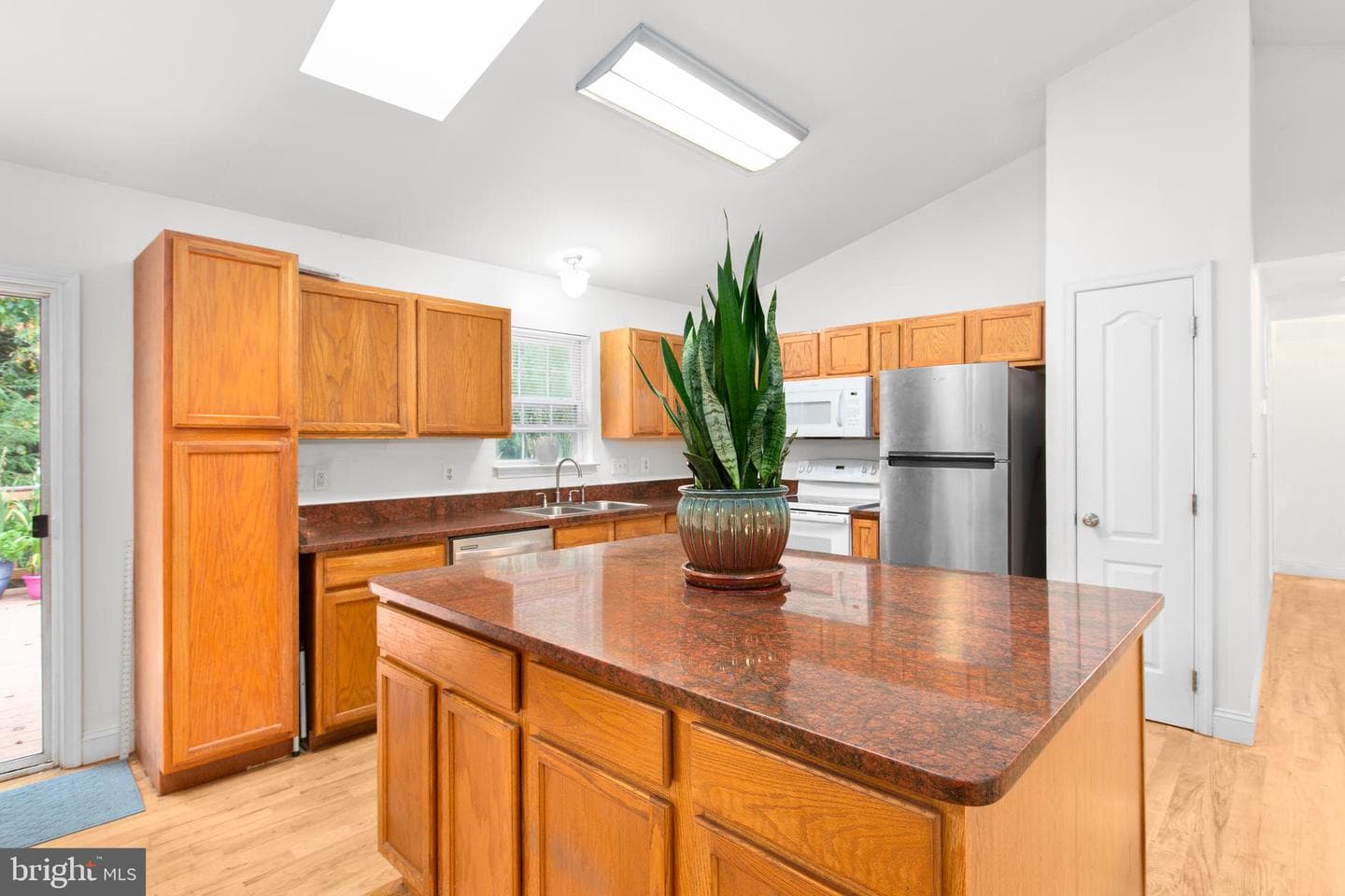 53 Bloomington Lane photo 3