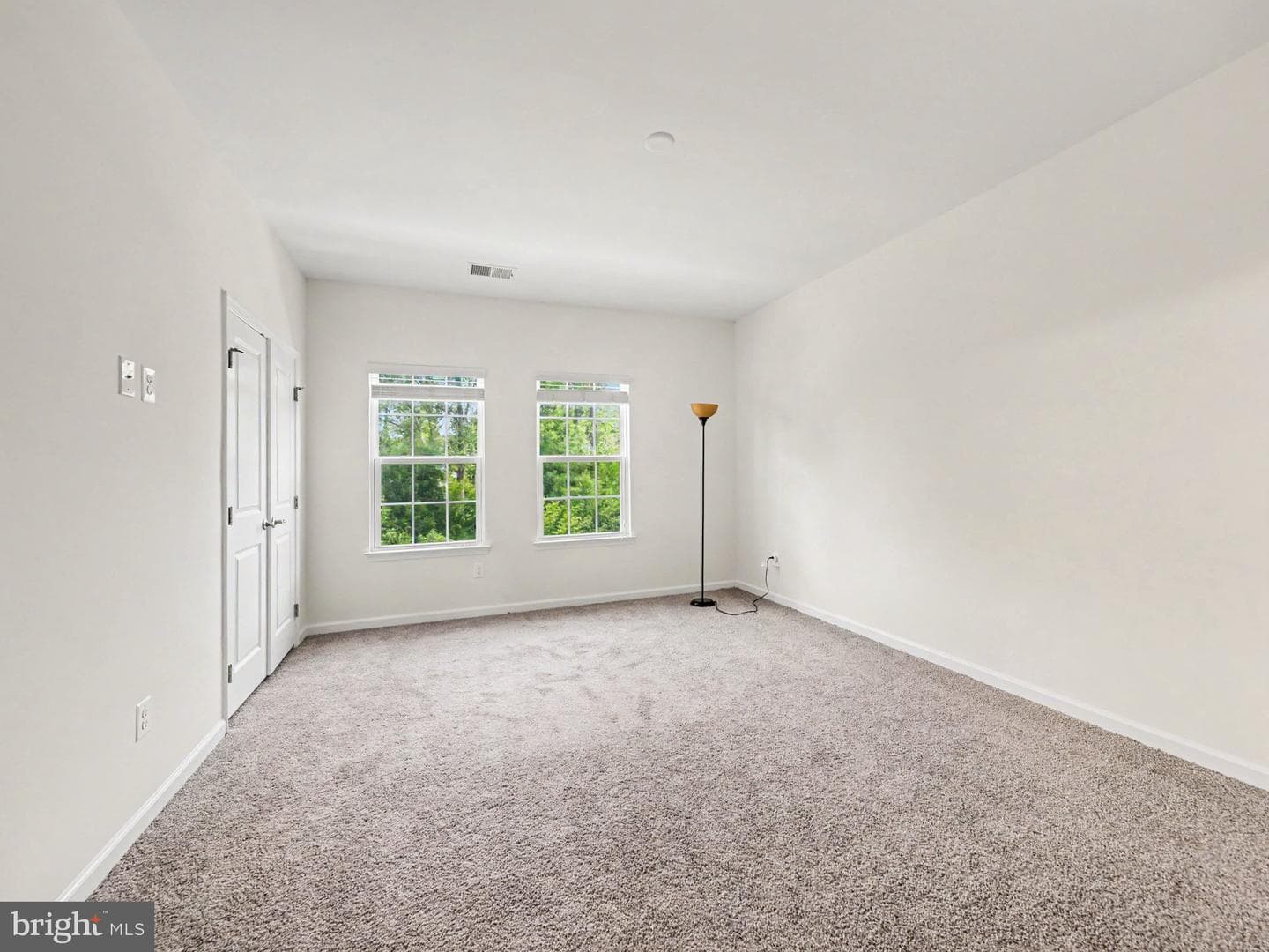 207 Streamview Drive photo 12