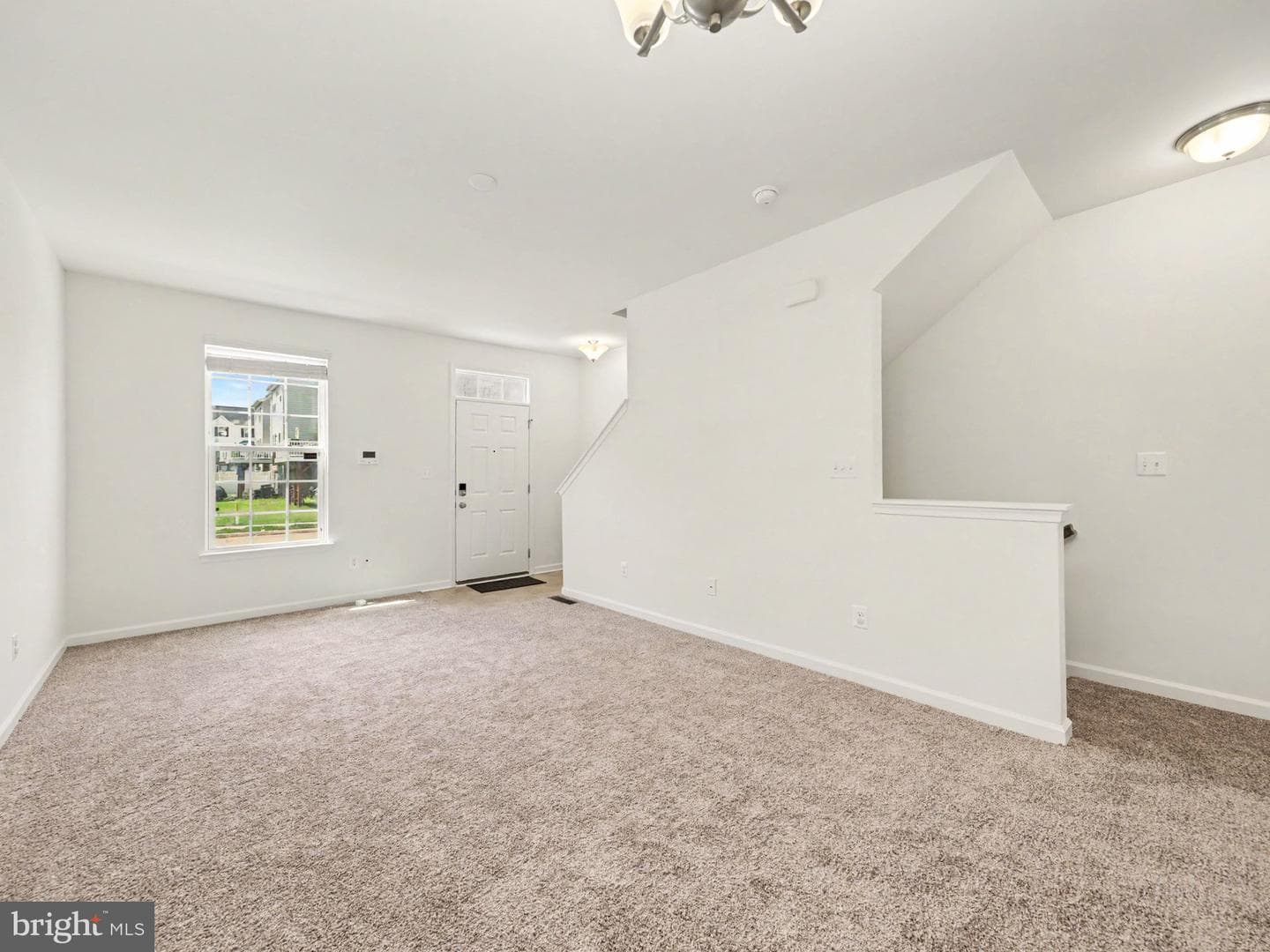 207 Streamview Drive photo 3