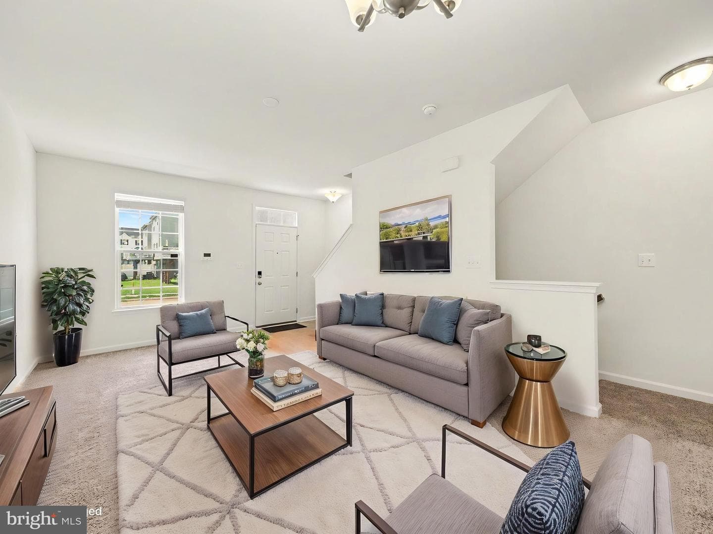 207 Streamview Drive photo 5