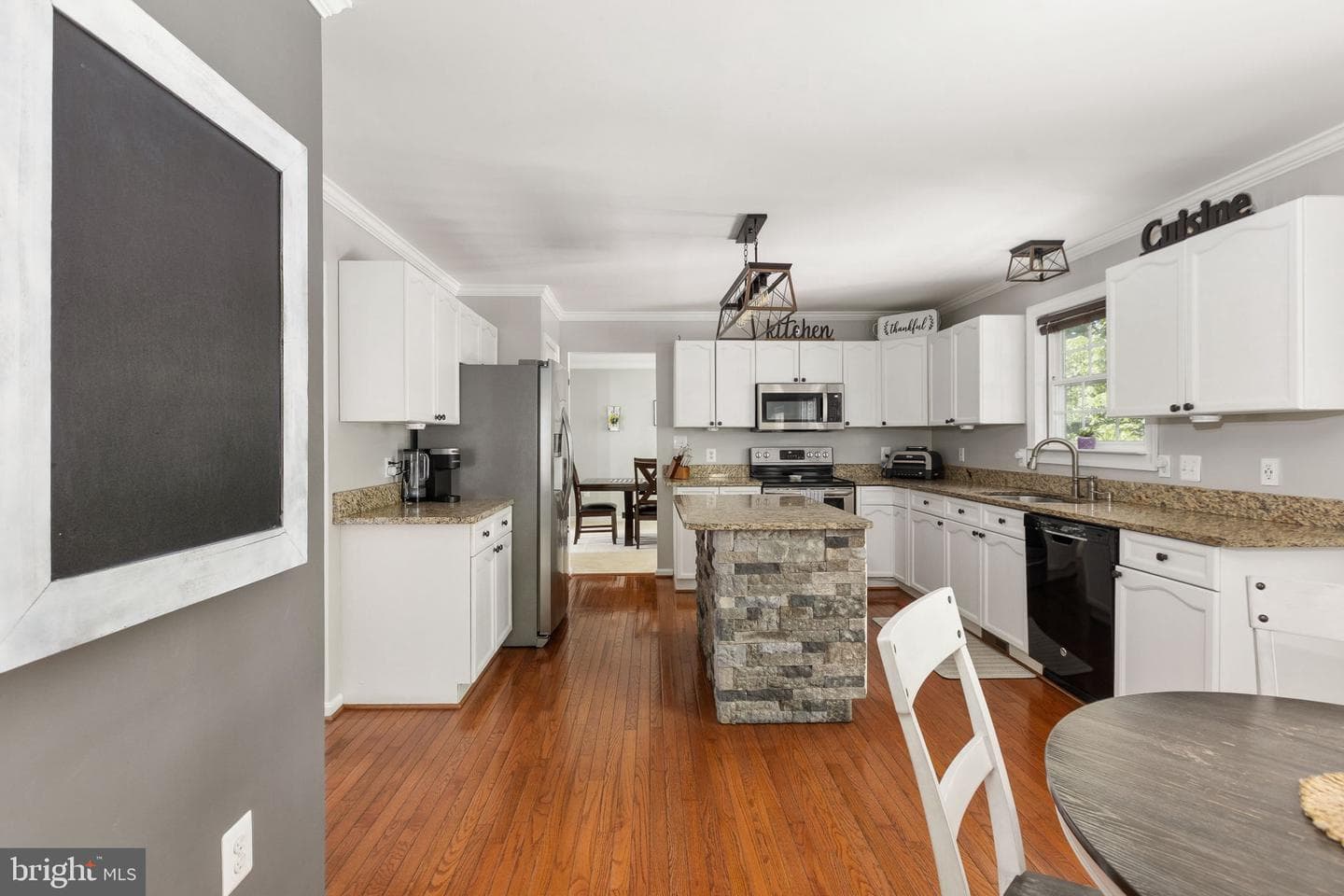21 Saint Marks Court photo 19
