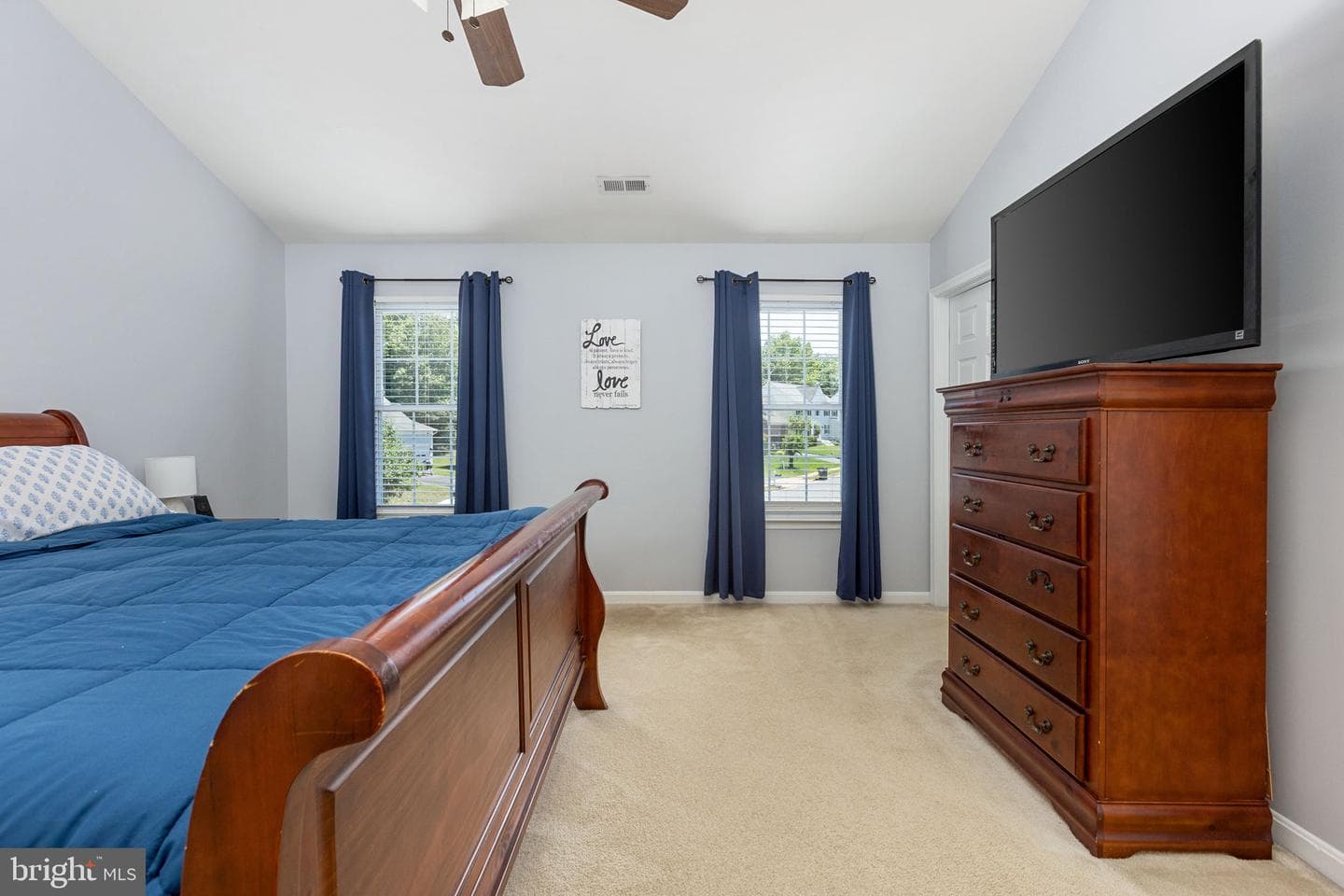 21 Saint Marks Court photo 38