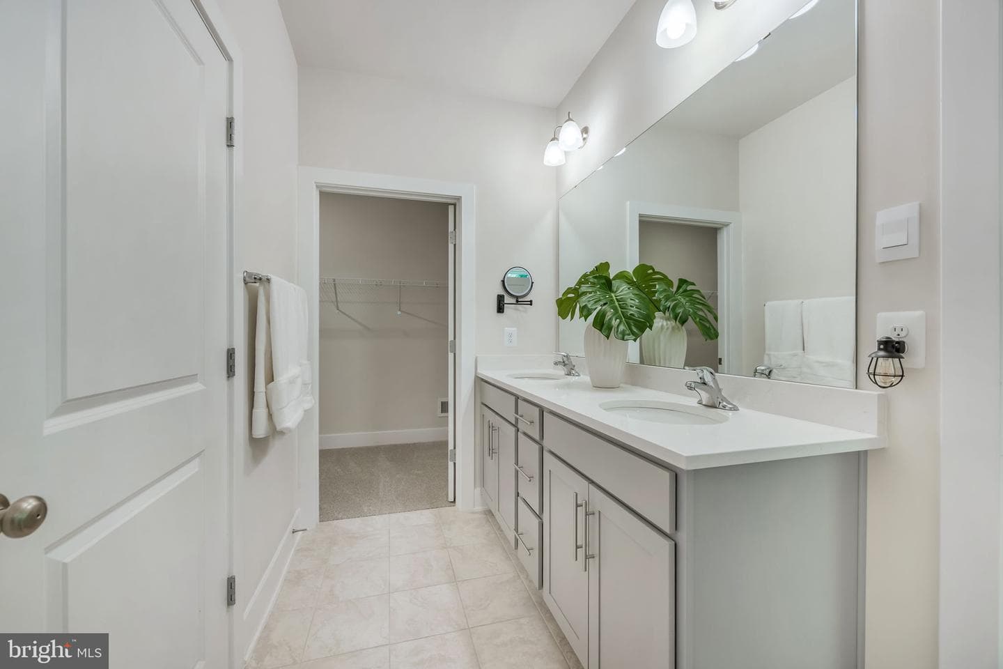 626 Long Meadow Drive photo 23