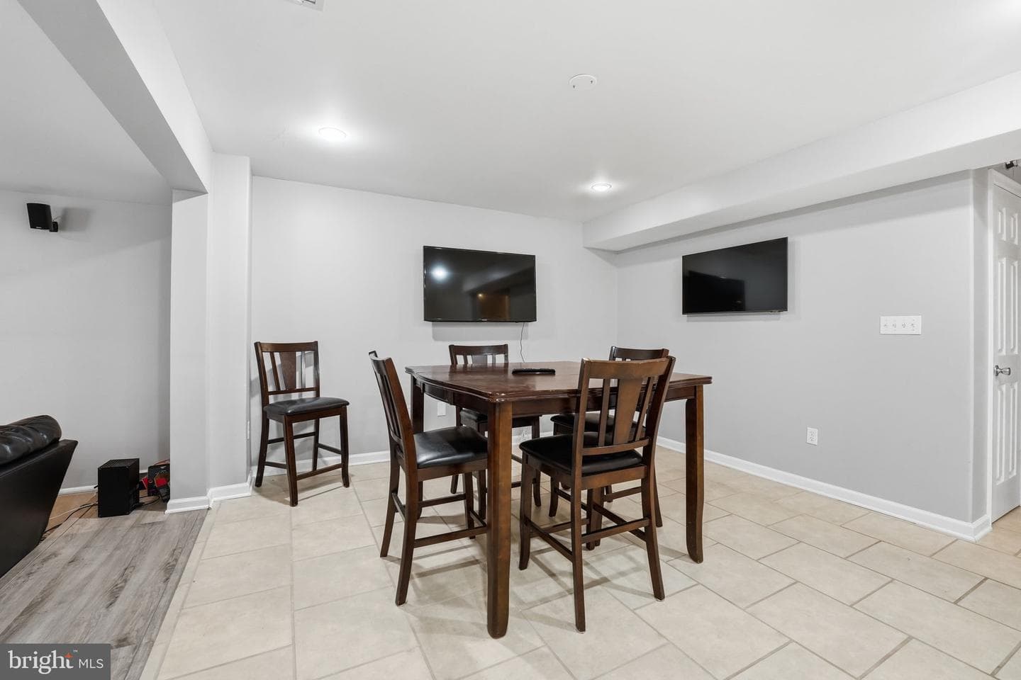 9 Falling Water Court photo 63