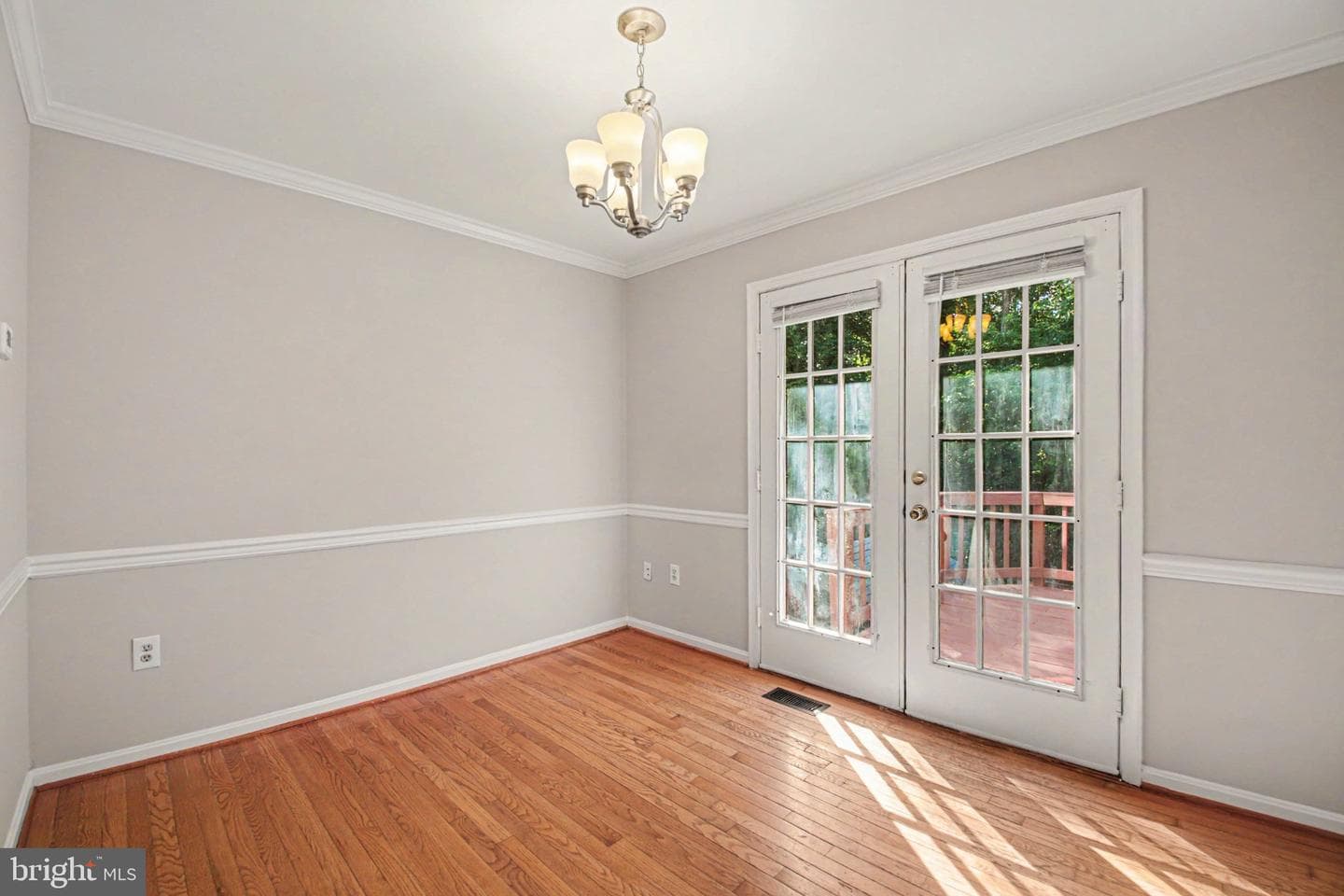 404 Kings Crest Drive photo 9